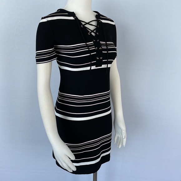 WHBM Short Sleeve Stripe Lace up Shift Dress Size XXS - Picture 7 of 14